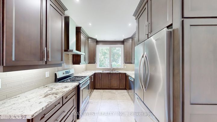Photo 6 at 30 Goodman Crescent, Maple, Vaughan