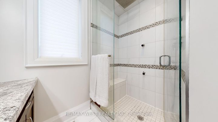Photo 10 at 30 Goodman Crescent, Maple, Vaughan