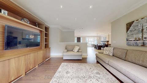 Photo 4 at 30 Goodman Crescent, Maple, Vaughan
