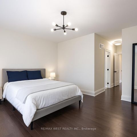 Photo 8 at 30 Goodman Crescent, Maple, Vaughan