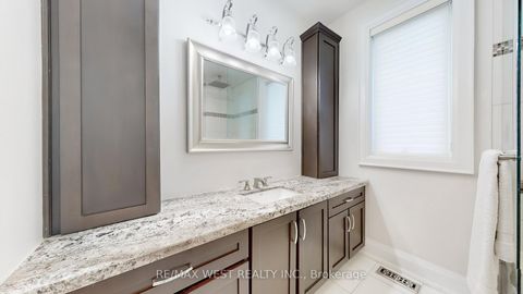Photo 9 at 30 Goodman Crescent, Maple, Vaughan