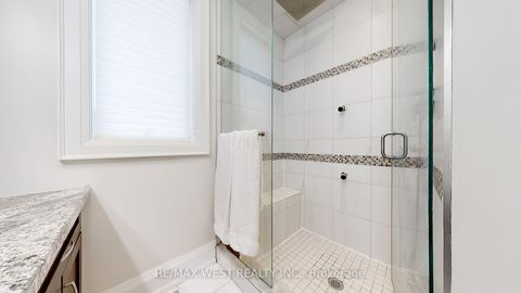 Photo 10 at 30 Goodman Crescent, Maple, Vaughan
