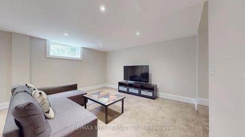 Photo 17 at 30 Goodman Crescent, Maple, Vaughan