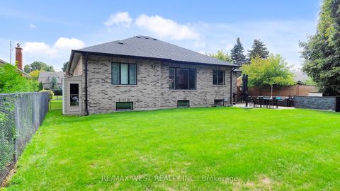 Photo 23 at 30 Goodman Crescent, Maple, Vaughan