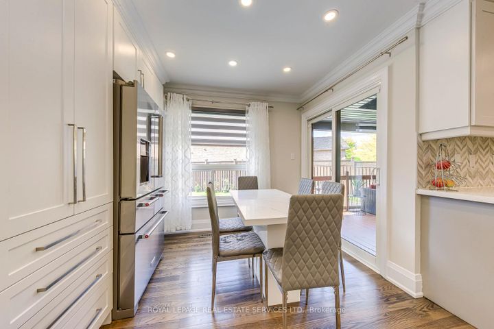 Photo 8 at 7180 Danton Promenade, Meadowvale, Mississauga