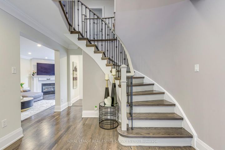 Photo 19 at 7180 Danton Promenade, Meadowvale, Mississauga