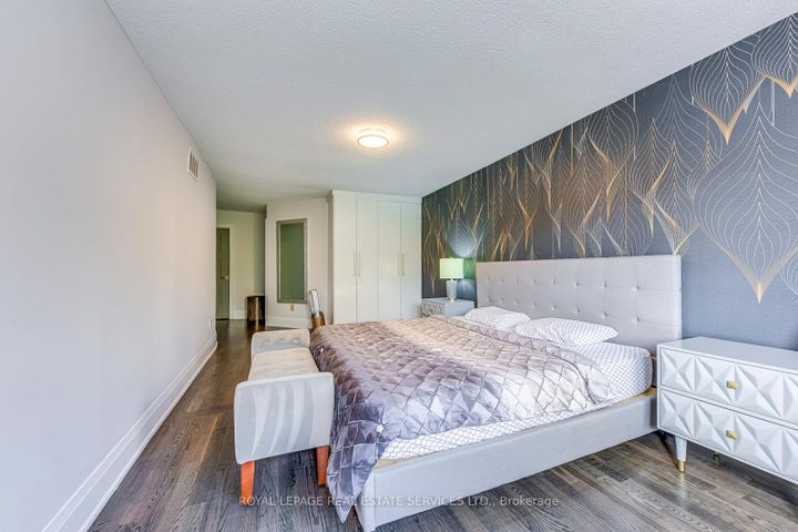 Photo 22 at 7180 Danton Promenade, Meadowvale, Mississauga