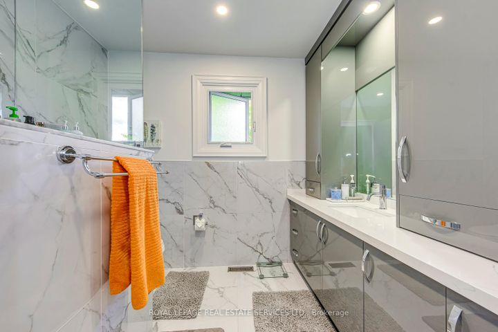 Photo 23 at 7180 Danton Promenade, Meadowvale, Mississauga