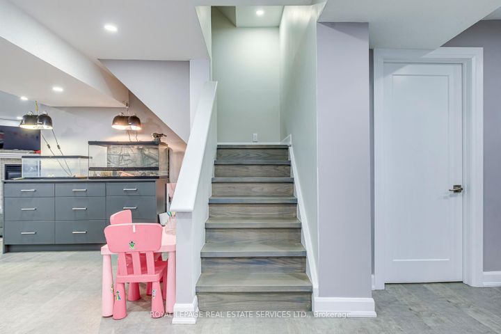 Photo 29 at 7180 Danton Promenade, Meadowvale, Mississauga