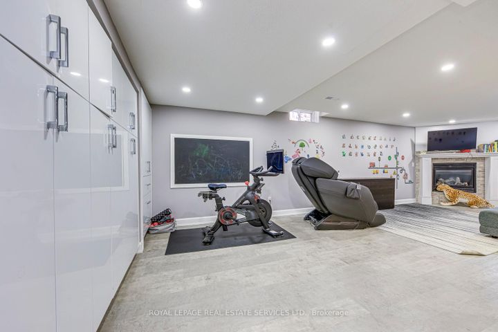 Photo 32 at 7180 Danton Promenade, Meadowvale, Mississauga