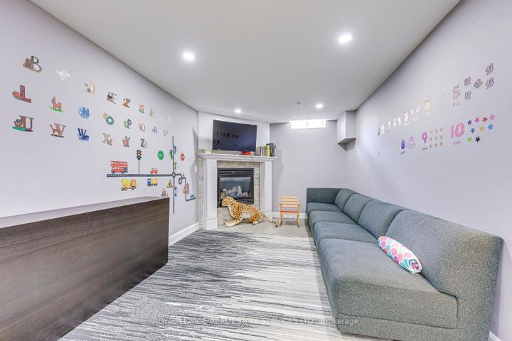 Photo 33 at 7180 Danton Promenade, Meadowvale, Mississauga