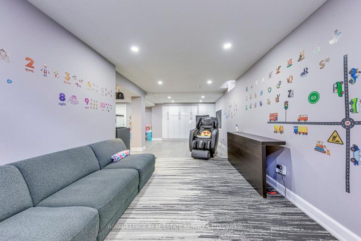 Photo 34 at 7180 Danton Promenade, Meadowvale, Mississauga
