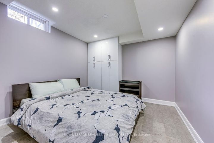 Photo 35 at 7180 Danton Promenade, Meadowvale, Mississauga