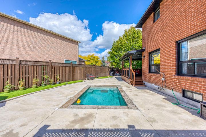 Photo 39 at 7180 Danton Promenade, Meadowvale, Mississauga