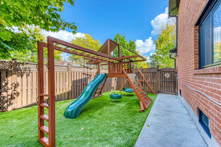 Photo 43 at 7180 Danton Promenade, Meadowvale, Mississauga