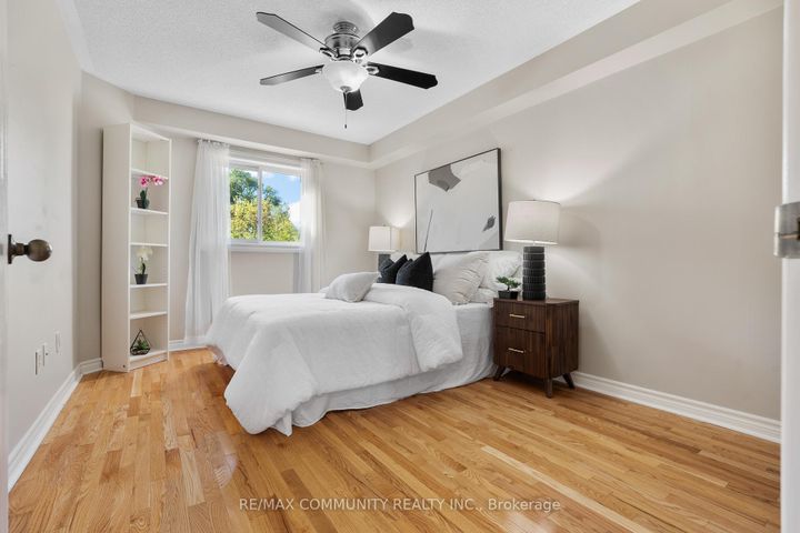 Photo 7 at 1880 Woodgate Court, Samac, Oshawa
