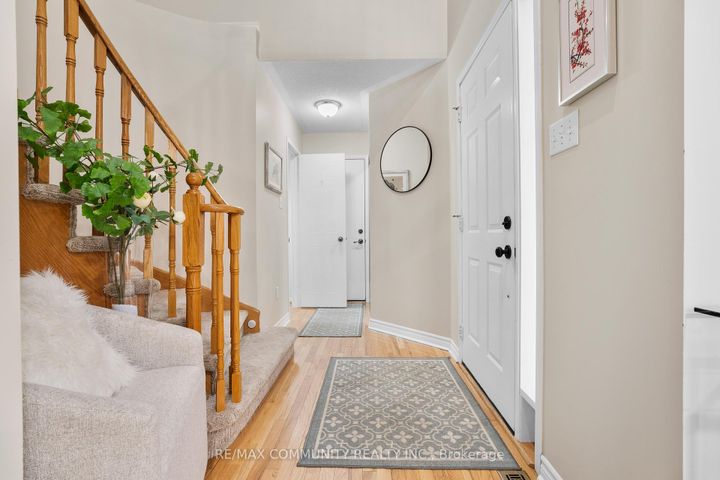 Photo 11 at 1880 Woodgate Court, Samac, Oshawa