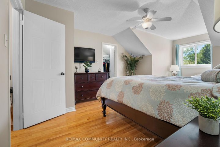 Photo 17 at 1880 Woodgate Court, Samac, Oshawa