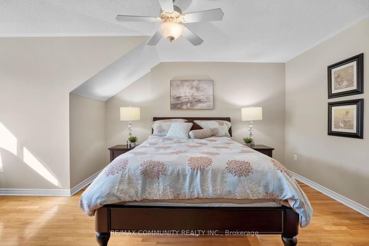 Photo 18 at 1880 Woodgate Court, Samac, Oshawa