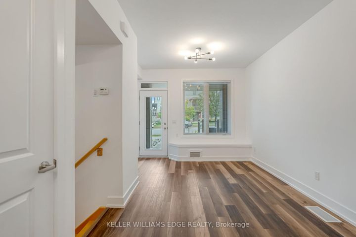 Photo 5 at 3 - 261 Skinner Road, Waterdown, Hamilton