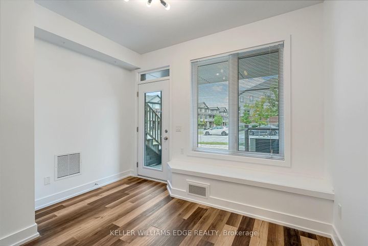 Photo 8 at 3 - 261 Skinner Road, Waterdown, Hamilton