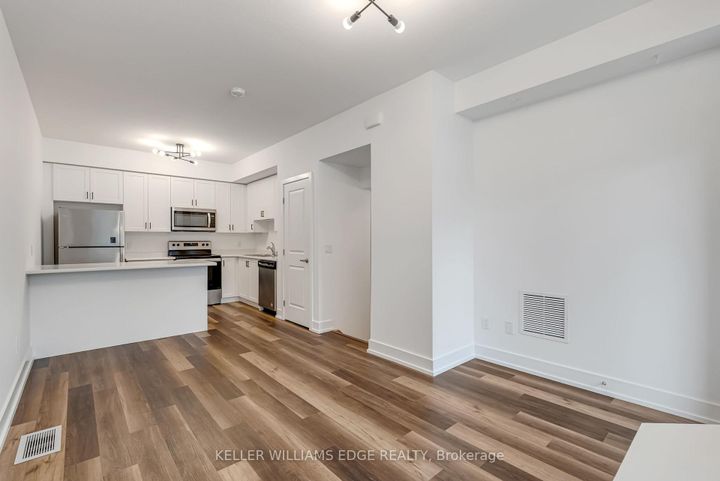 Photo 9 at 3 - 261 Skinner Road, Waterdown, Hamilton