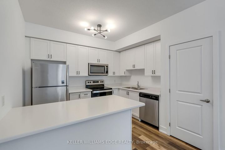 Photo 13 at 3 - 261 Skinner Road, Waterdown, Hamilton