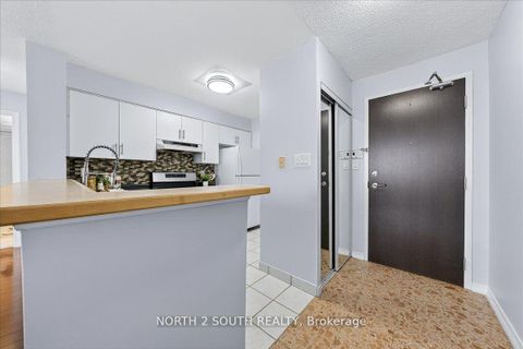 Photo 8 at 916 - 29 Northern Hts Drive, Langstaff, Richmond Hill