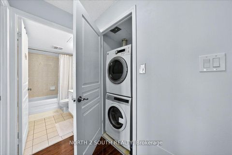 Photo 27 at 916 - 29 Northern Hts Drive, Langstaff, Richmond Hill