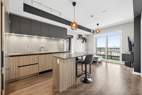 Photo 3 at 901 - 7950 Bathurst Street, Beverley Glen, Vaughan