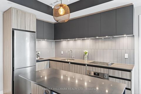 Photo 4 at 901 - 7950 Bathurst Street, Beverley Glen, Vaughan
