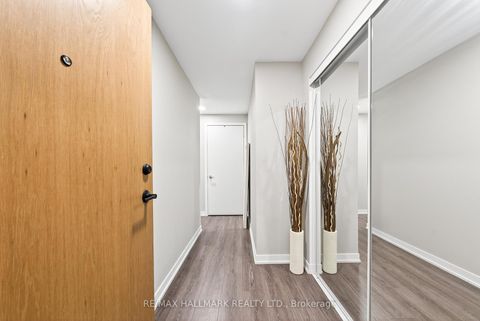 Photo 25 at 901 - 7950 Bathurst Street, Beverley Glen, Vaughan