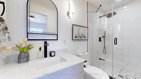 Photo 14 at 914 Broadview Avenue, Danforth, Toronto