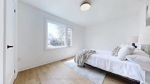 Photo 15 at 914 Broadview Avenue, Danforth, Toronto