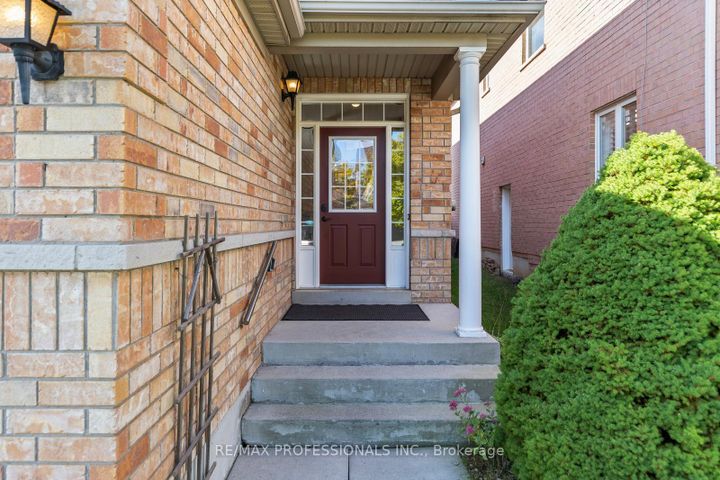 Photo 1 at 4808 Half Moon Grove, Churchill Meadows, Mississauga