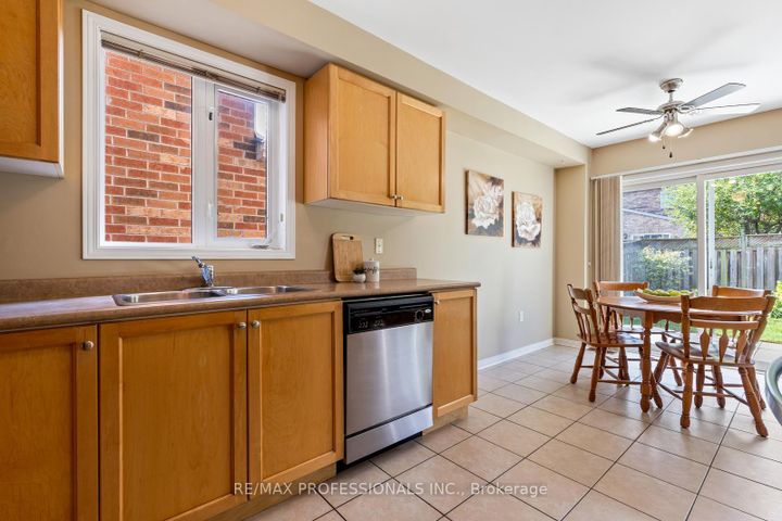 Photo 8 at 4808 Half Moon Grove, Churchill Meadows, Mississauga