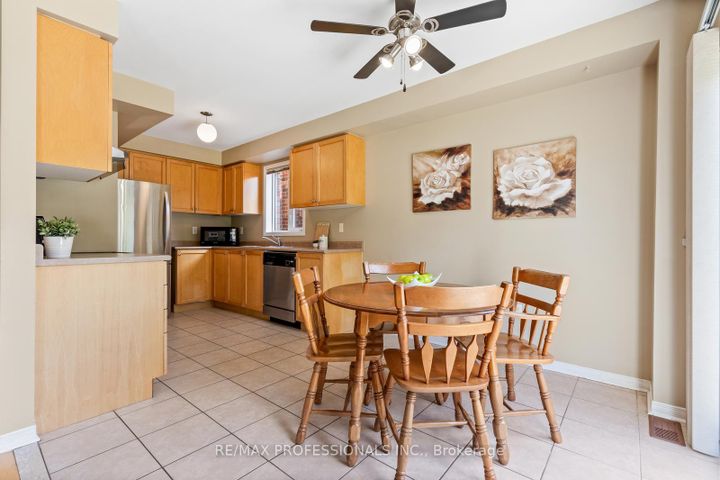 Photo 12 at 4808 Half Moon Grove, Churchill Meadows, Mississauga