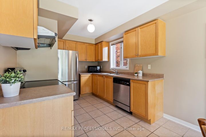 Photo 13 at 4808 Half Moon Grove, Churchill Meadows, Mississauga