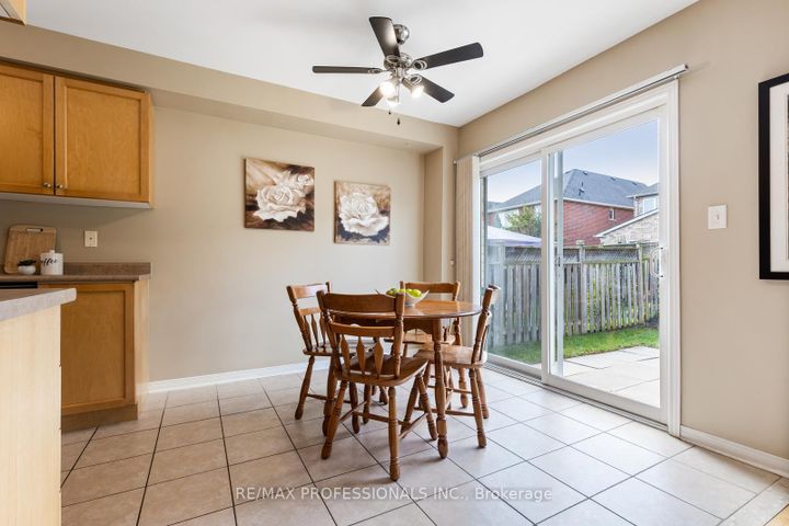 Photo 16 at 4808 Half Moon Grove, Churchill Meadows, Mississauga