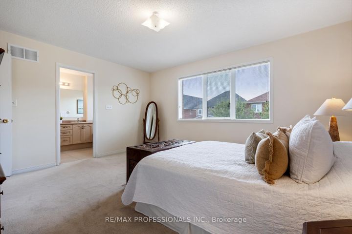 Photo 19 at 4808 Half Moon Grove, Churchill Meadows, Mississauga