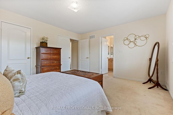 Photo 20 at 4808 Half Moon Grove, Churchill Meadows, Mississauga