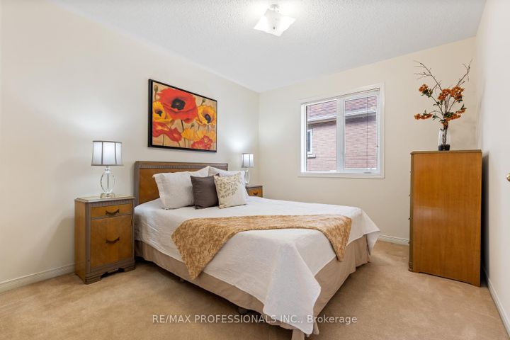 Photo 24 at 4808 Half Moon Grove, Churchill Meadows, Mississauga