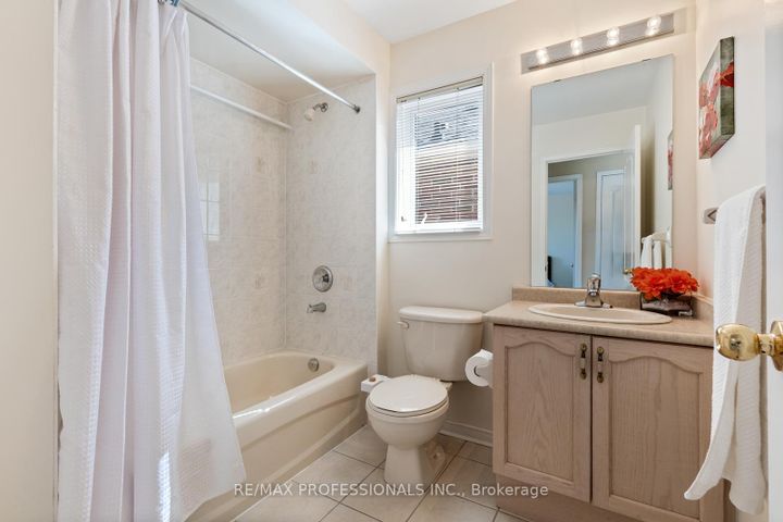 Photo 25 at 4808 Half Moon Grove, Churchill Meadows, Mississauga