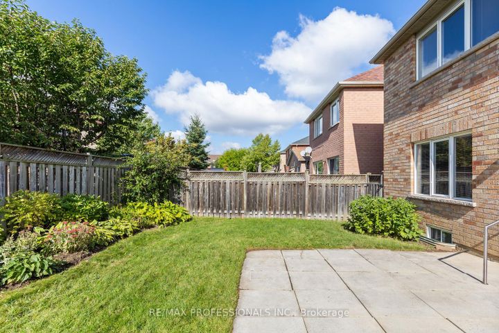 Photo 30 at 4808 Half Moon Grove, Churchill Meadows, Mississauga