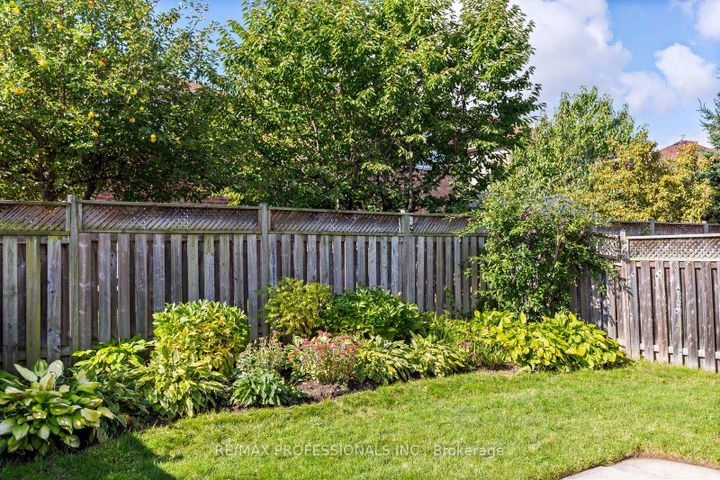 Photo 32 at 4808 Half Moon Grove, Churchill Meadows, Mississauga