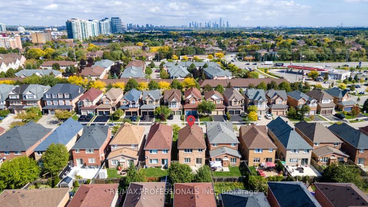 Photo 36 at 4808 Half Moon Grove, Churchill Meadows, Mississauga