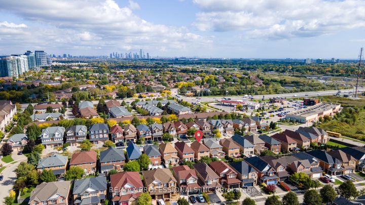 Photo 37 at 4808 Half Moon Grove, Churchill Meadows, Mississauga