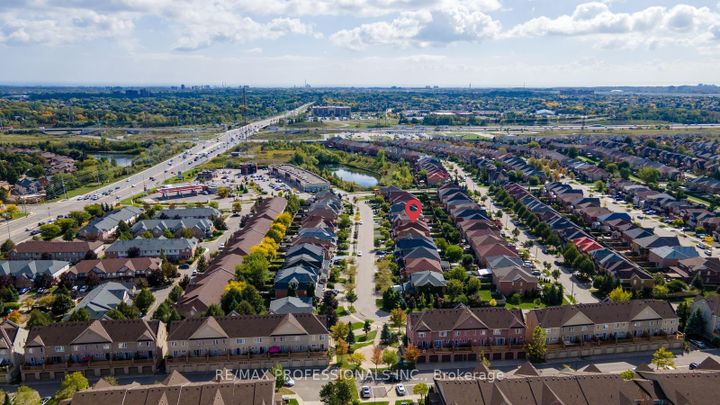 Photo 39 at 4808 Half Moon Grove, Churchill Meadows, Mississauga