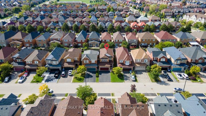 Photo 44 at 4808 Half Moon Grove, Churchill Meadows, Mississauga