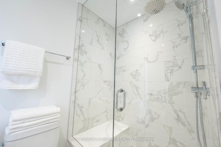 Photo 34 at 24 York Avenue, Mount Dennis, Toronto